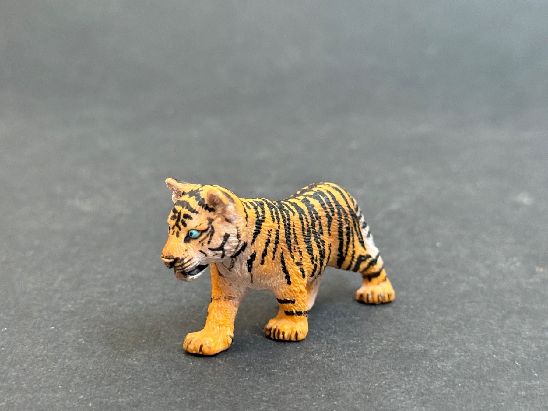 Schleich Statuette: Schleich Tiger mit Junges Jungem – Nuovo (secondo la descrizione) da Ennetbaden venduto da mapa05 5
