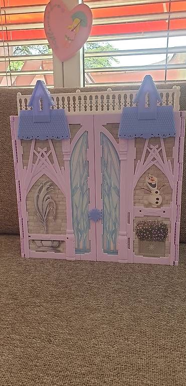 Casette per bambini: Casa di Elsa – Usato da Massagno venduto da Ale86 1
