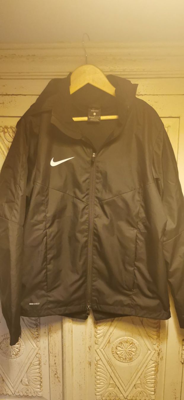 Nike Jacken: K-way noir nike – Gebraucht aus Genève von rescateCH
