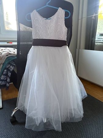 Robe de fêtes taille 104