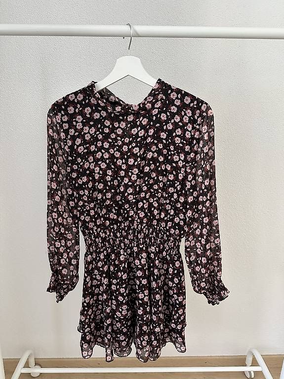 Zara Vestiti: Kleid ZARA Gr. M – Usato da St. Gallen venduto da raphaela_99