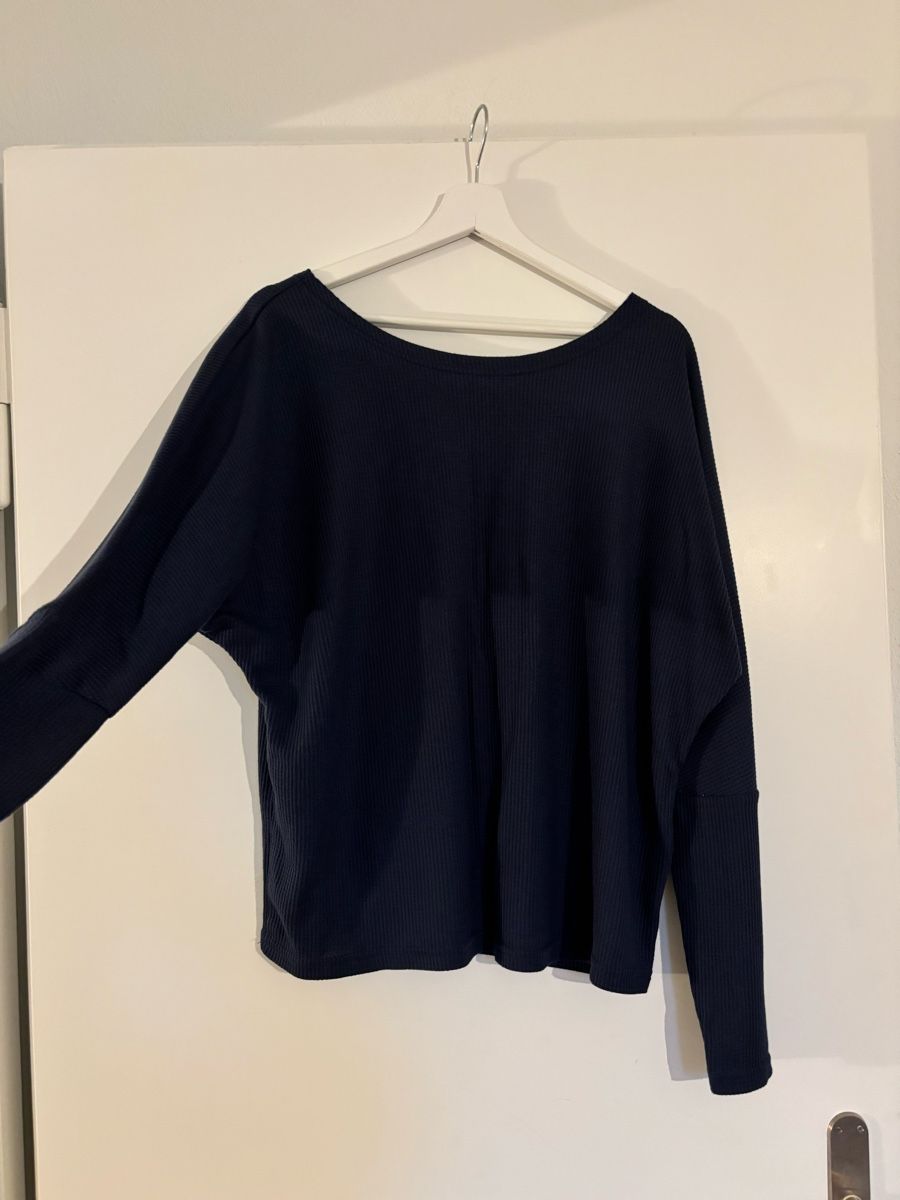 Tops: Langarmshirt gerippt  – Neu (gemäss Beschreibung) aus Rapperswil SG von JuViSh 1