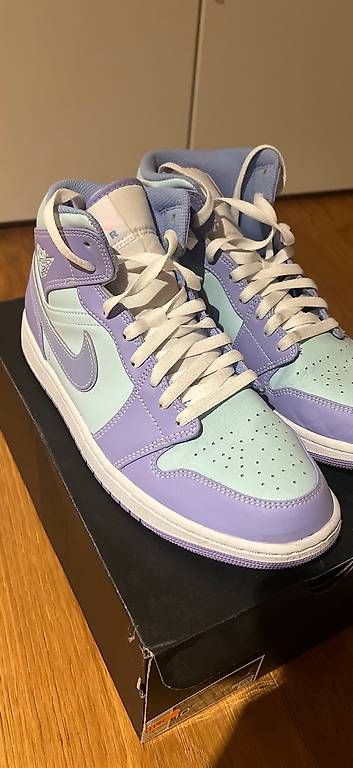 Chaussures hommes: Jordan 1 Mids  – Neuf avec emballage d'origine à Zürich par and_fwy7 1