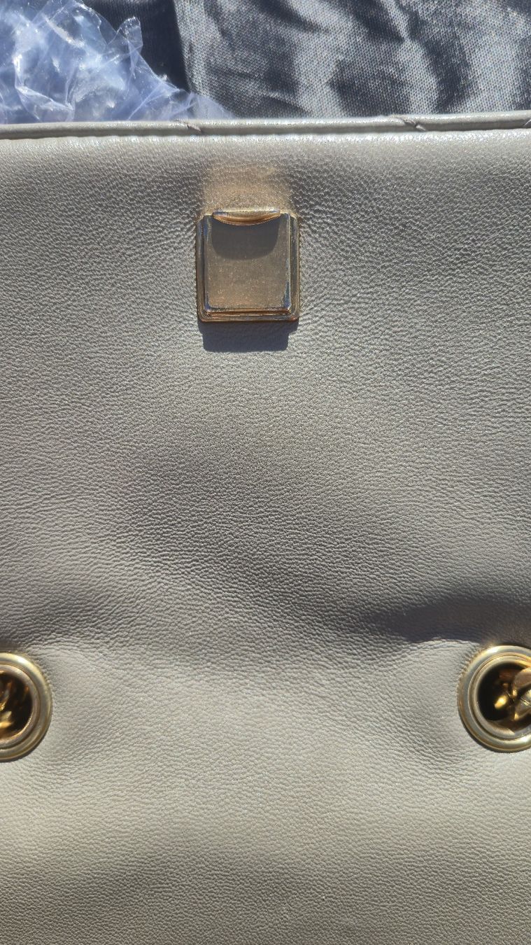 Tory Burch Borse da donna: Tory Burch Small Kira Chevron grey – Usato da Romanshorn venduto da Eleony 7
