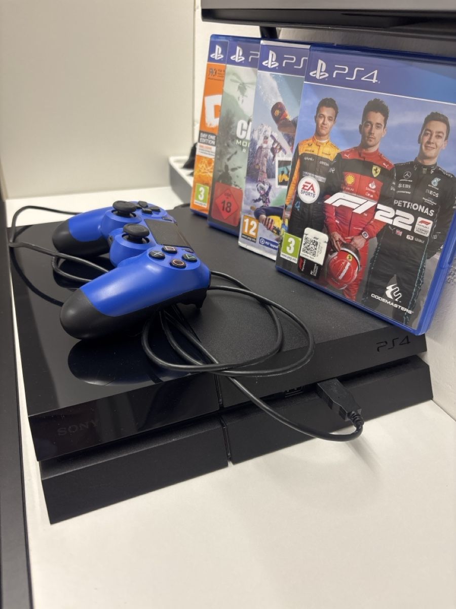 Sony Console: Sony Playstation 4 mit 1Controller und Spiele – Usato da Rupperswil venduto da Schubi06
