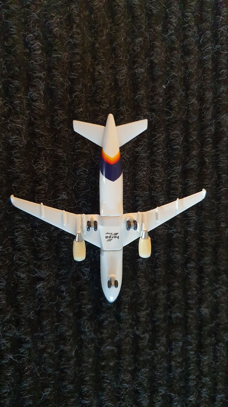 Herpa Kit di modellismo & Modellini statici: HERPA AIRBUS A319 1/500 – Usato da Männedorf venduto da Modellbau-wyss 4