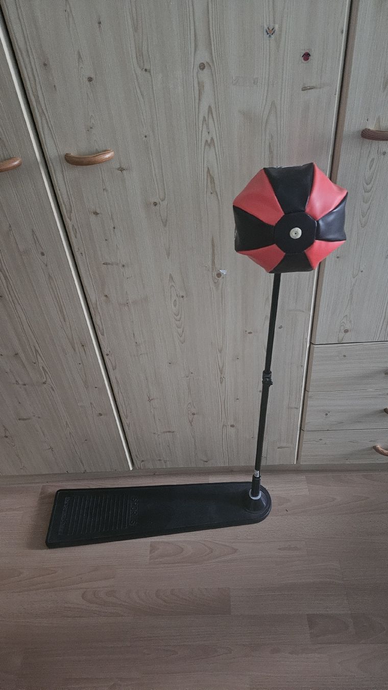 Sacchi da boxe: Kinder Box-Trainingsgerät – Usato da Glattbrugg venduto da Sneza010