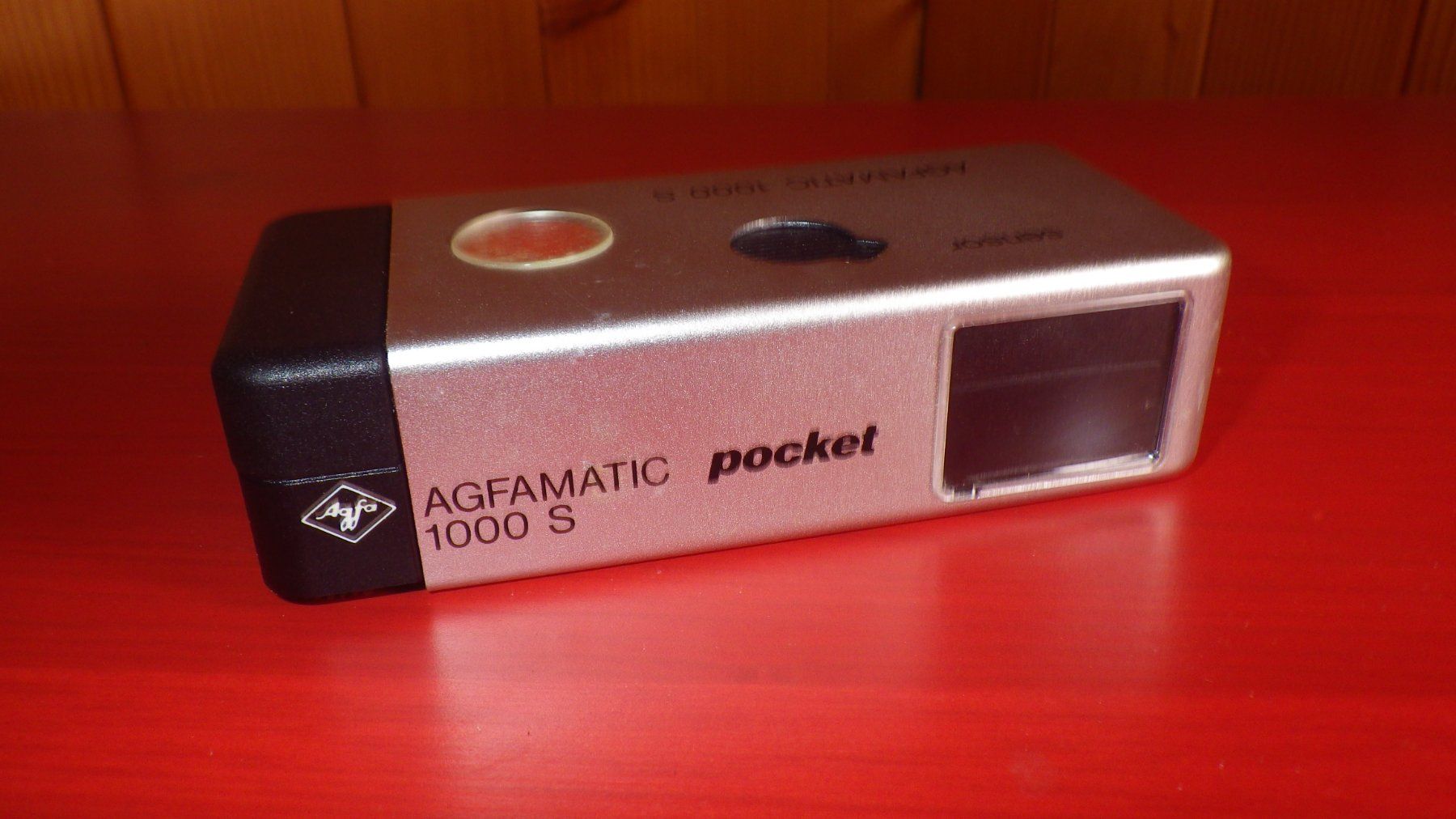 Agfa Fotocamera: Agfamatic 1000 S – Usato da Corbeyrier venduto da SkinGraft