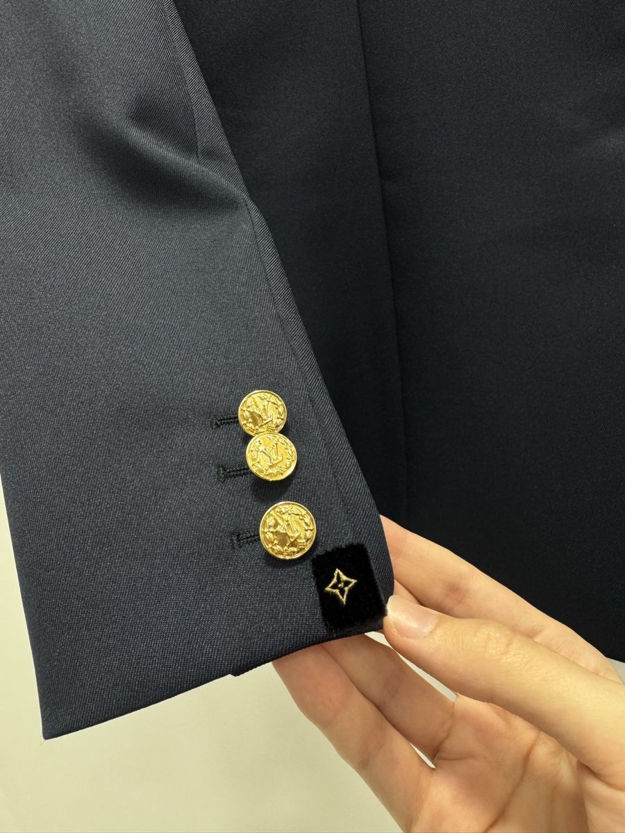 Louis Vuitton Vestes: Louis Vuitton jacket, 38 IT navy blue, NEW – Neuf (Voir description) à Thonex par Lux_brands01 6