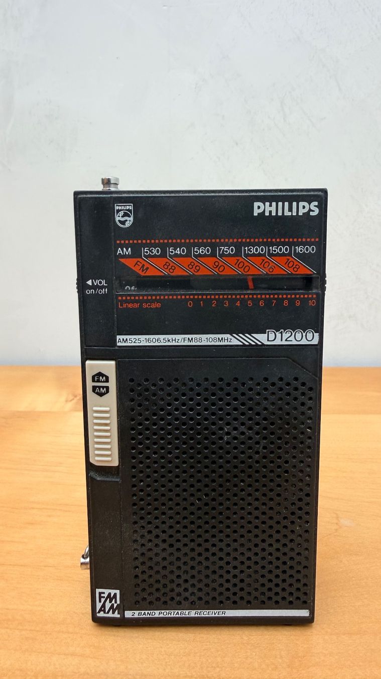 Philips Radios: radio de poche vintage Philips D1200 – Gebraucht aus Bulle von ABELiAM