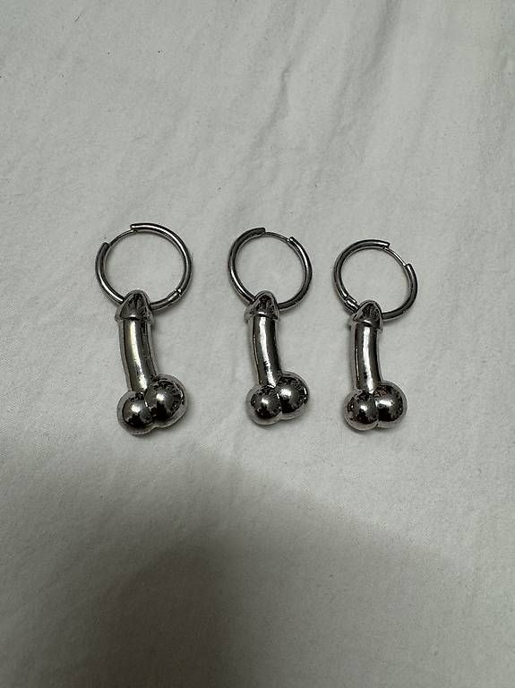 Ohrringe & -stecker: Namilia SILVER D*** EARRINGS – Gebraucht aus Zürich von reg91 1