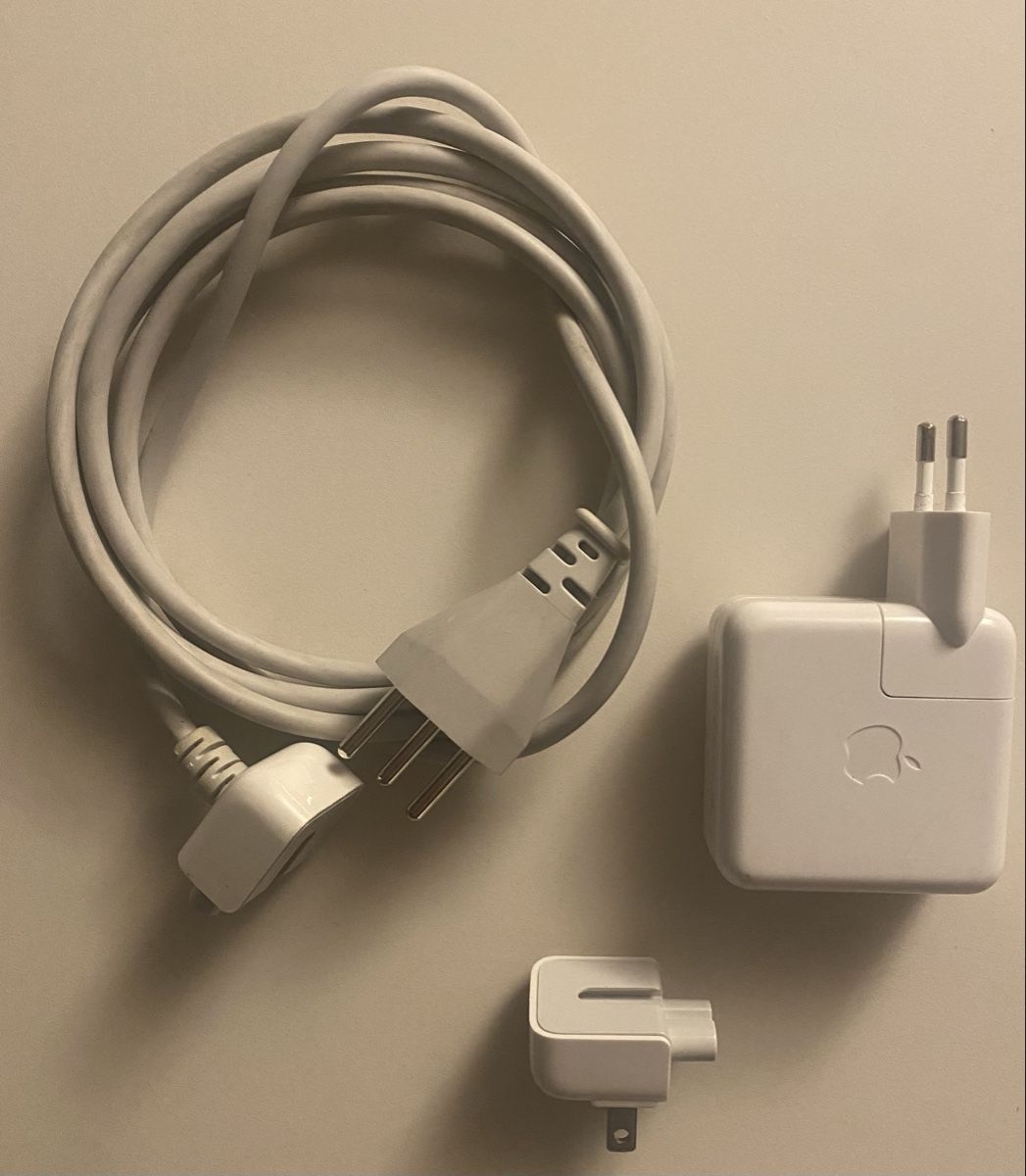 Apple Ladegeräte: Chargeur Apple d'origine – Gebraucht aus Prez-vers-Noréaz von Onicolet11