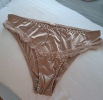 Schöner Damen Slip (satin änliches Material )gr L