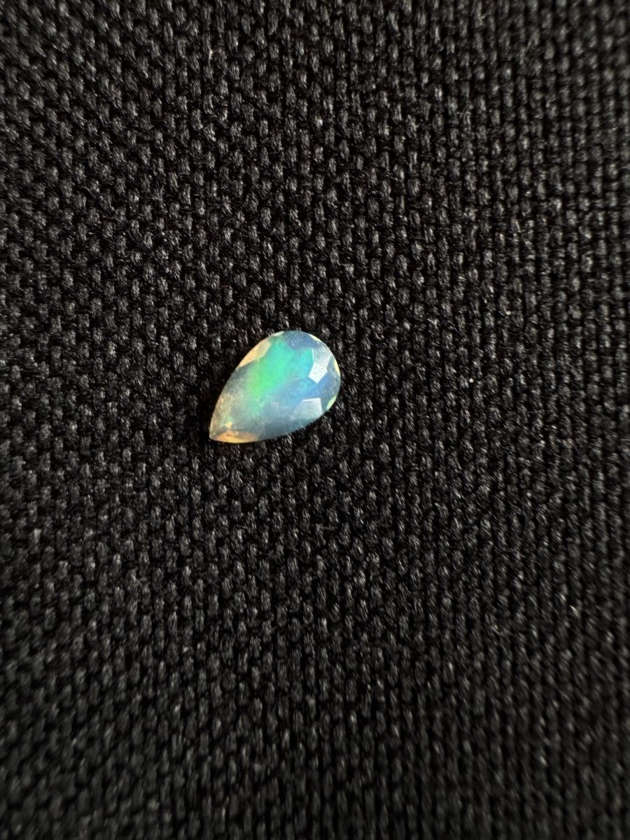 Pierres précieuses: Äthiopischer Opal 0.45 ct – Neuf avec emballage d'origine à Wängi par Horus90 4