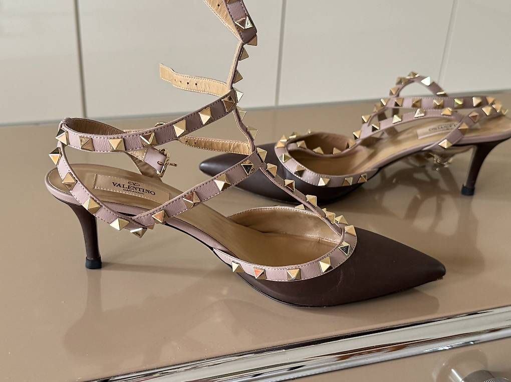 Scarpe da donna: Valentino Slingpumps Rockstud mit Nieten – Usato da St. Gallen venduto da schwarzundweiss 2