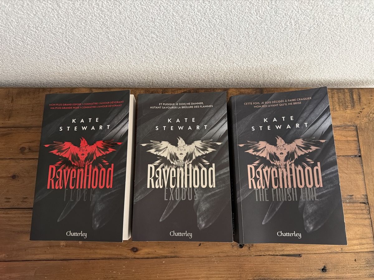 Libri: Trilogie Ravenhood à vendre  – Usato da Vernayaz venduto da cla_cj7n