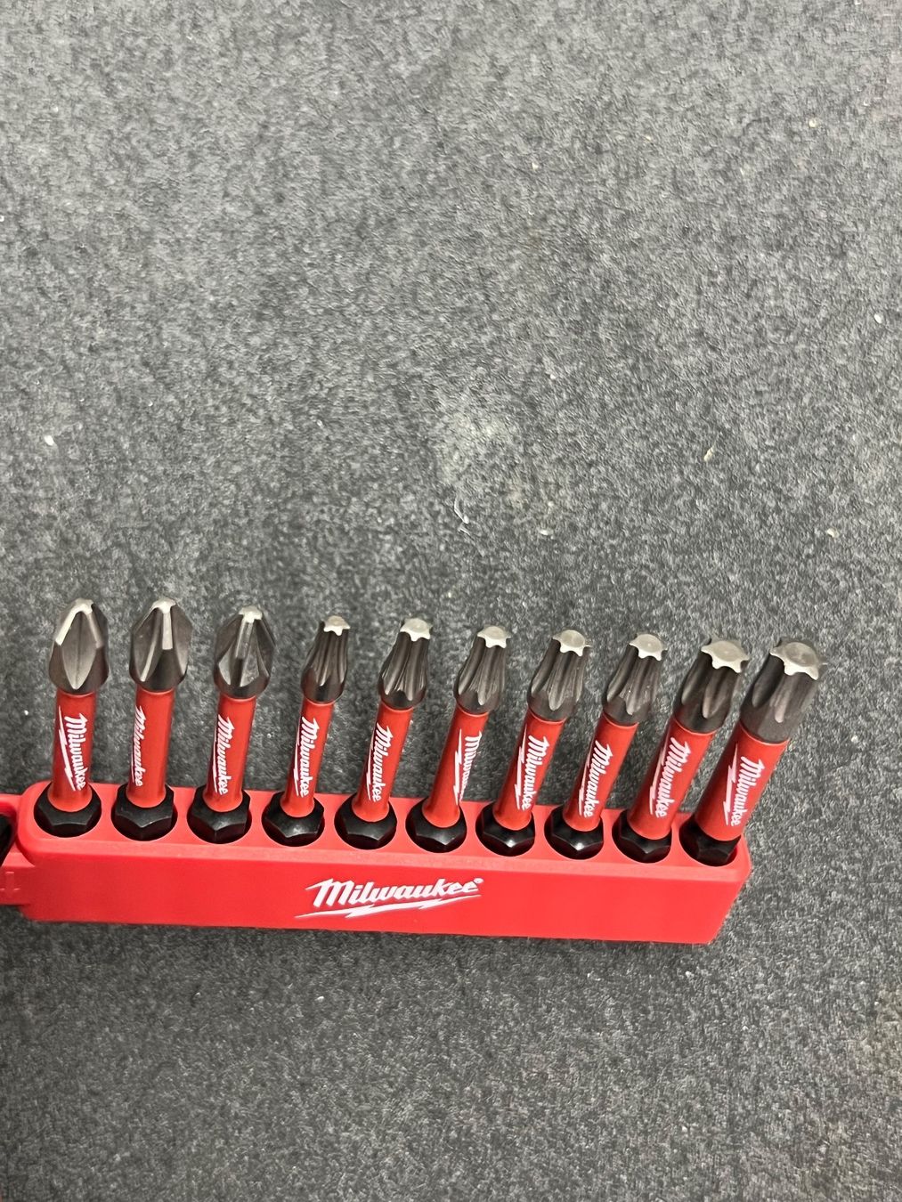 Milwaukee Tous les outils: Milwaukee Bit-Satz mit Karabiner – Neuf (Voir description) à Heerbrugg par ProBau-Liq 1