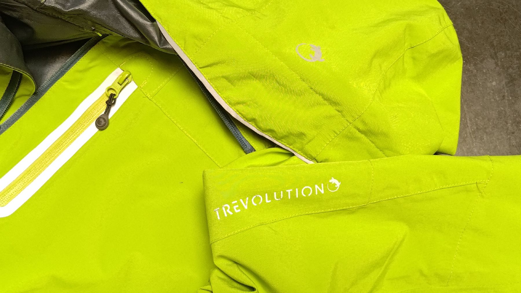 Trevolution Giacche: TREVOLUTION Softshell Jacket - Lime Green - Size M – Usato da Zürich venduto da ylenia.pratico 1