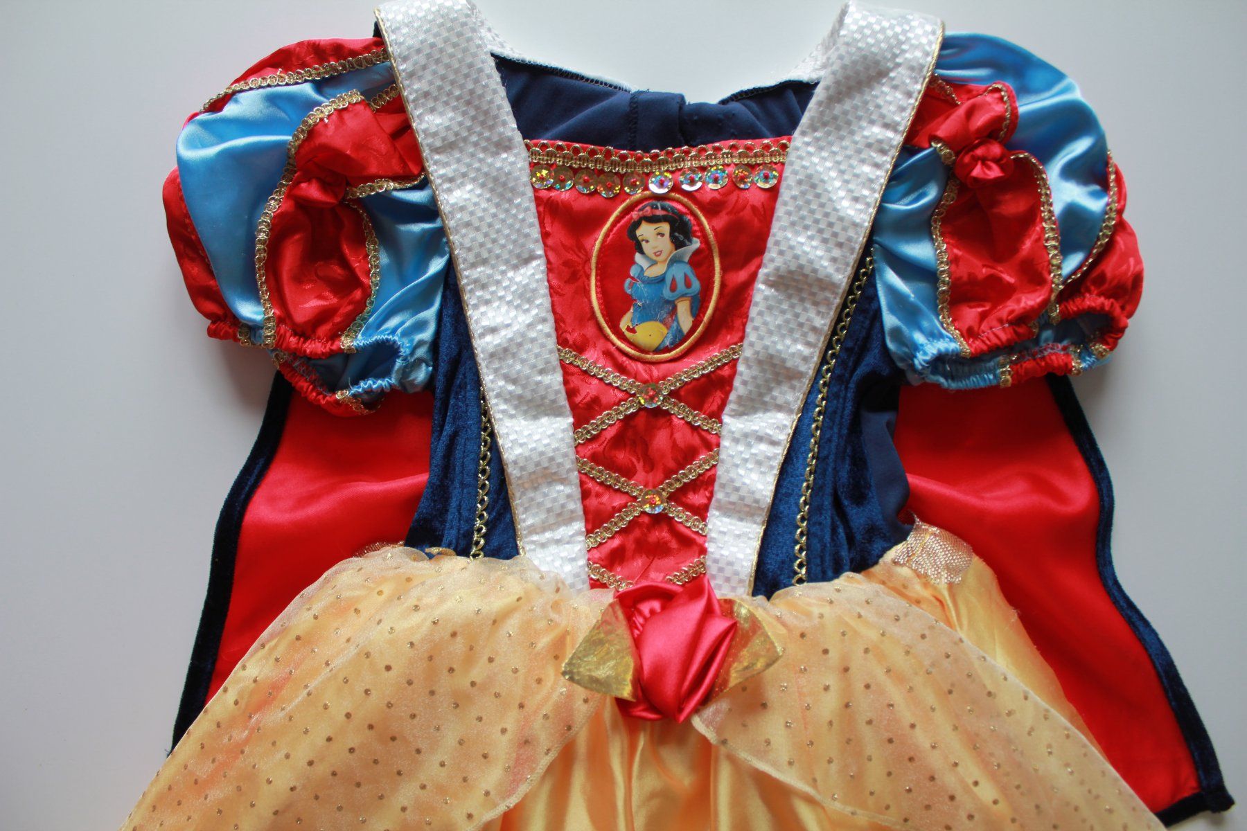 Kostüme: Costume Blanche neige / Schneewittchen t. 5 - 6 ans – Gebraucht aus Peseux von CoolShoping 1