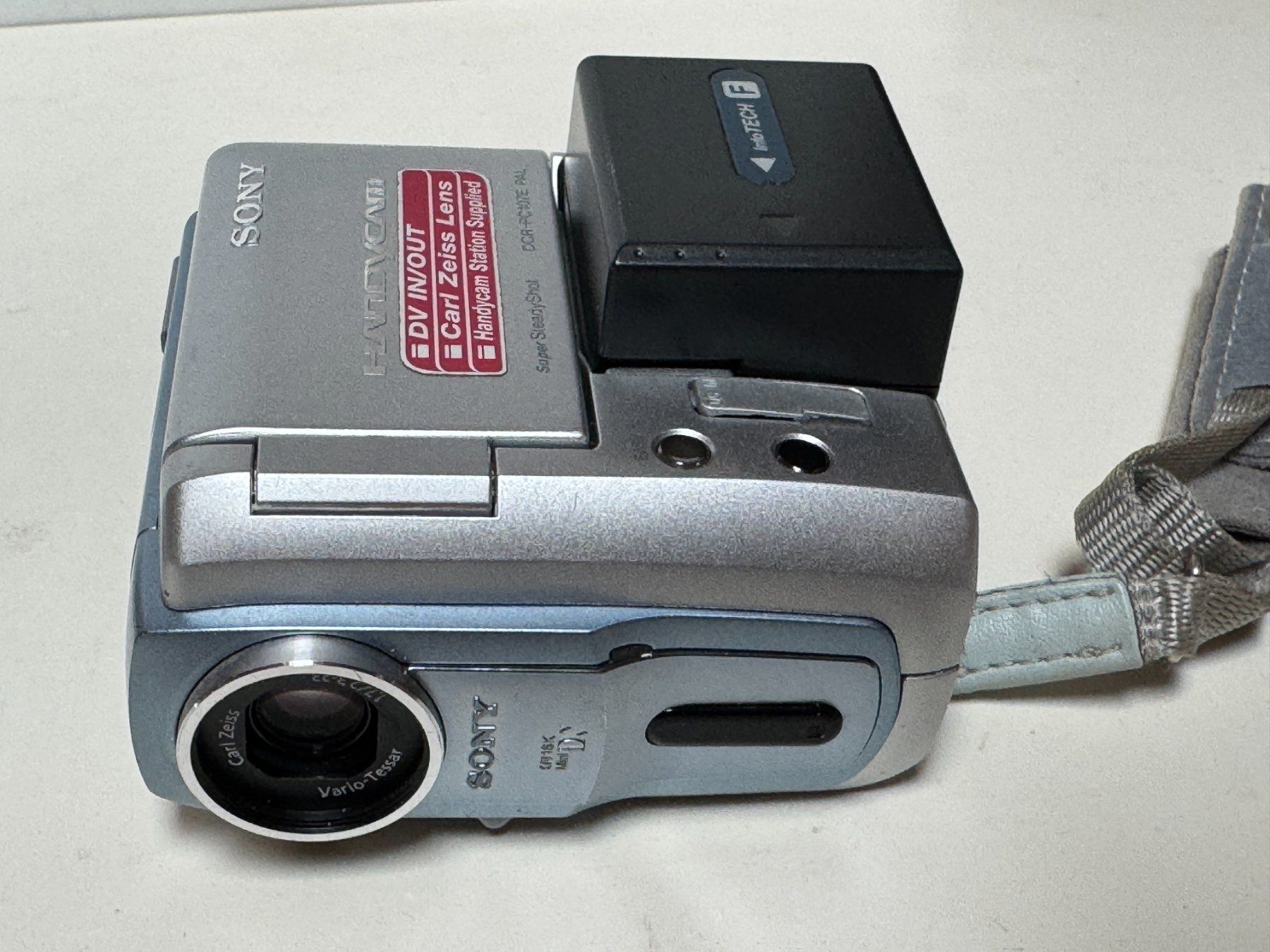 Sony Videocamere: Sony Videokamera ab Fr. 1.- – Difettoso da Ins venduto da Revue-1000 5