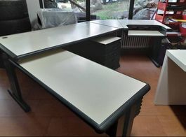 Vendo scrivania per ufficio d'occasione 