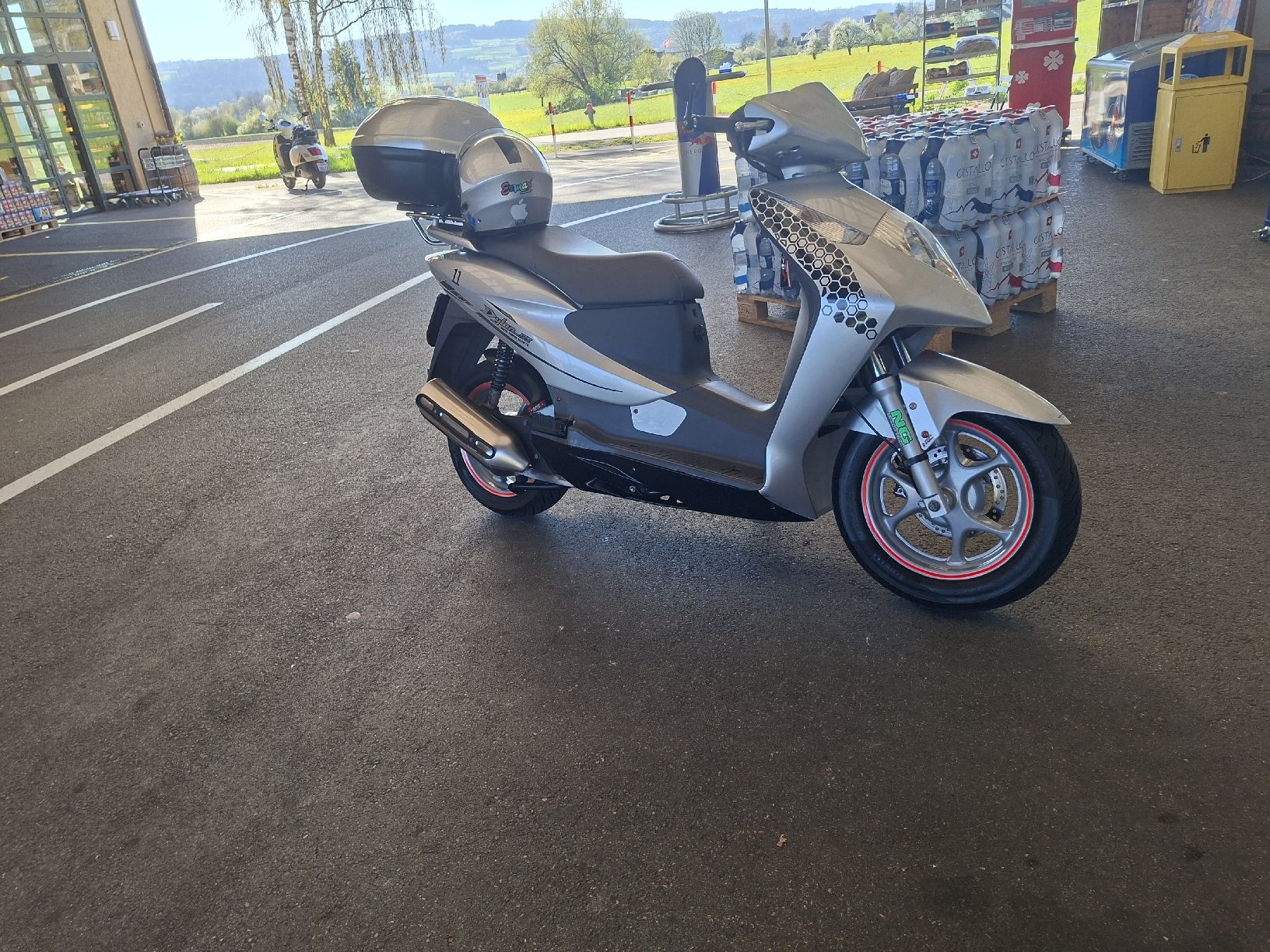 Honda Scooters: Honda Ses Dylan 125 – D'occasion à Uster par Emy 1