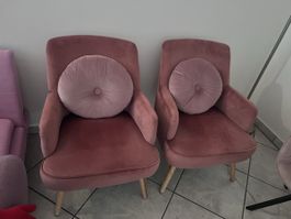 Zwei Sessel Samt rosa mit Kissen guter Zustand