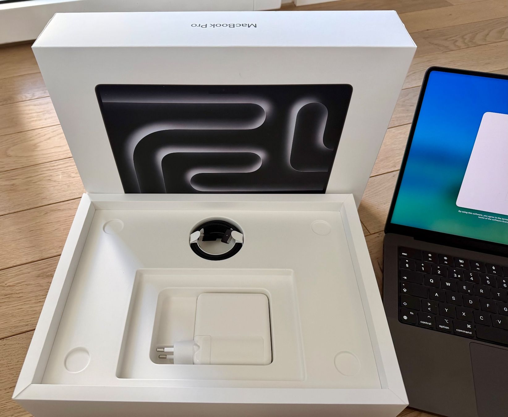 Apple Notebook: Apple MacBook Pro 14" MAX (M3) Space Schwarz – Usato da Wiesendangen venduto da Mib2000 1