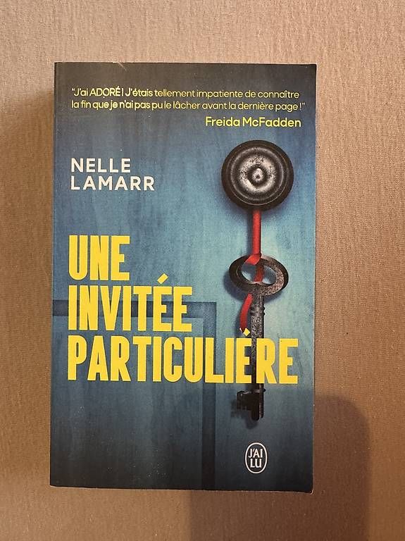 Bücher: Nelle Lamarr - une invitée particulière  – Gebraucht aus Champagne von cic_99h5