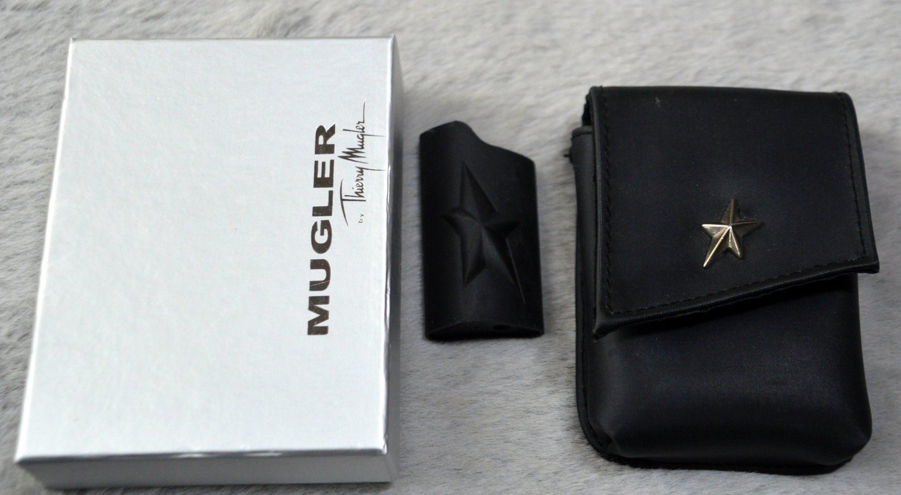 Sonstige Tabakwaren: Thierry Mugler Zigarettenetui /  étui à cigarettes – Gebraucht aus Collonges von arashee