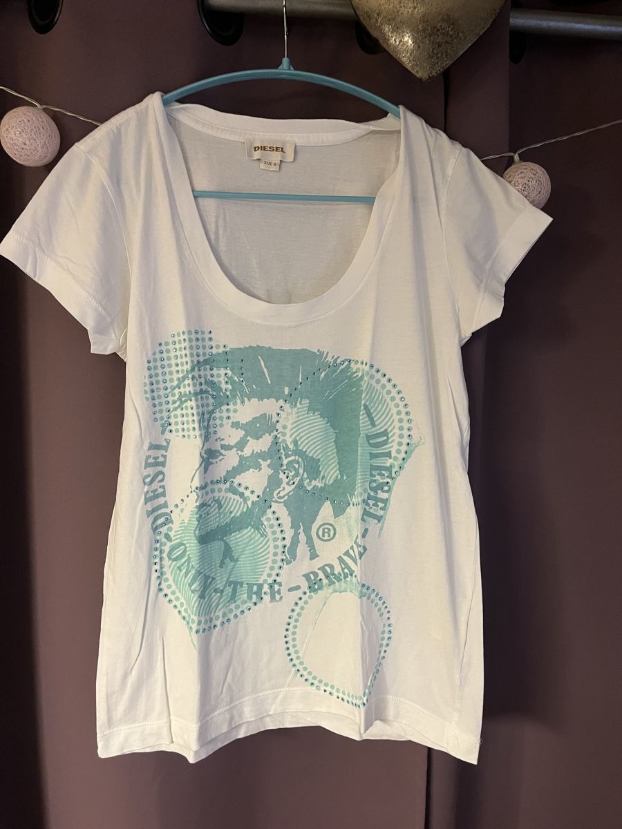 Diesel T-shirt: T-shirt Diesel blanc imprimé S – Usato da Saxon venduto da Marine11