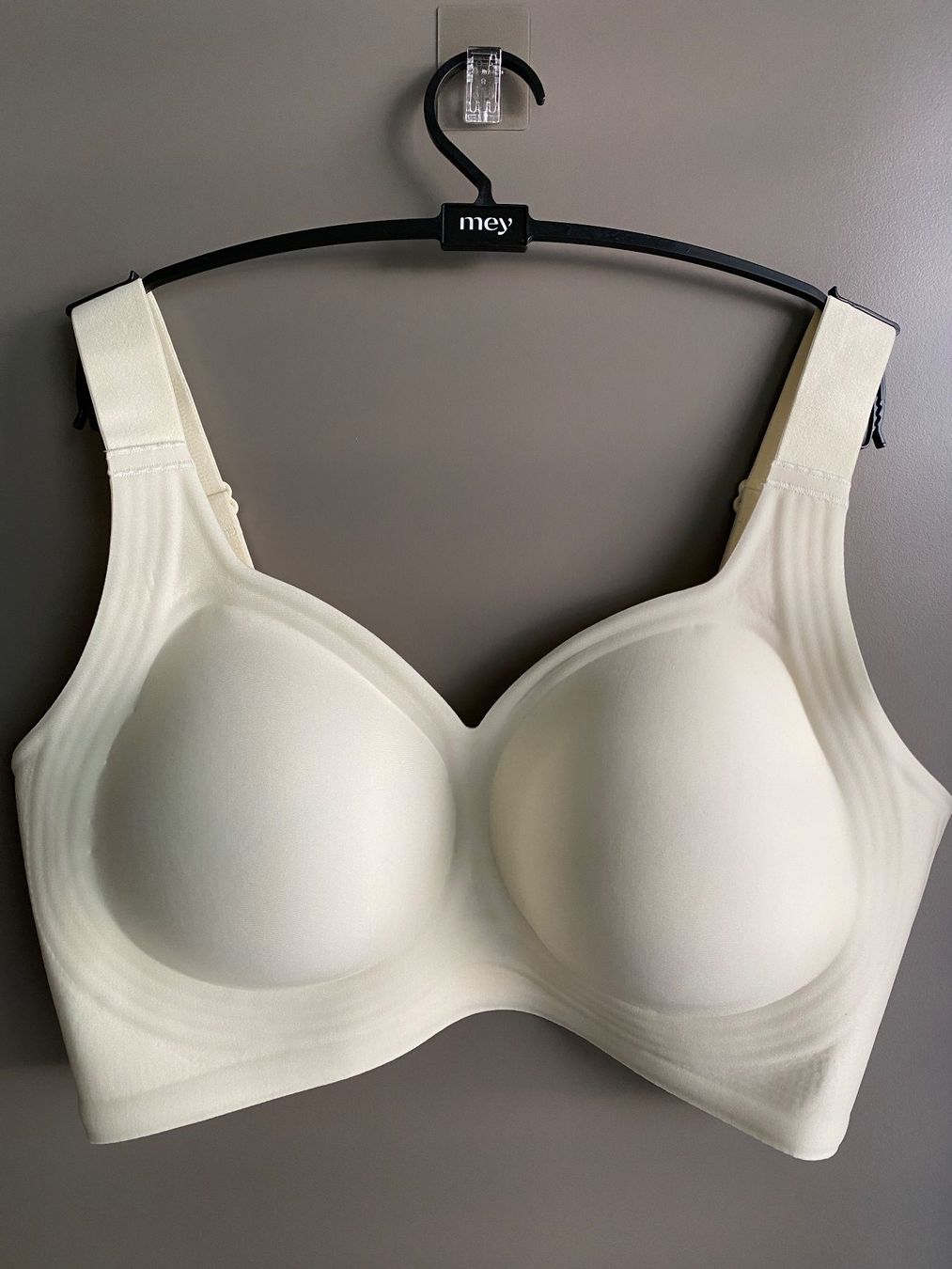 Sonstige Unterwäsche: Velura - drahtloser Jelly BH, M – Neu und originalverpackt aus Meisterschwanden von Lapins2019