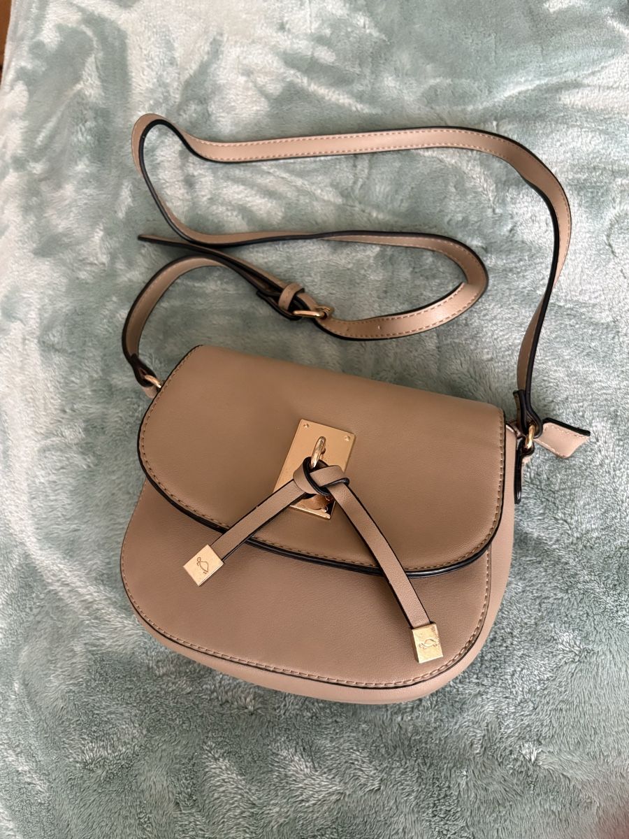 Taschen für Damen: Carpisa italienische Marke  – Neu (gemäss Beschreibung) aus Näfels von mir_9mf6