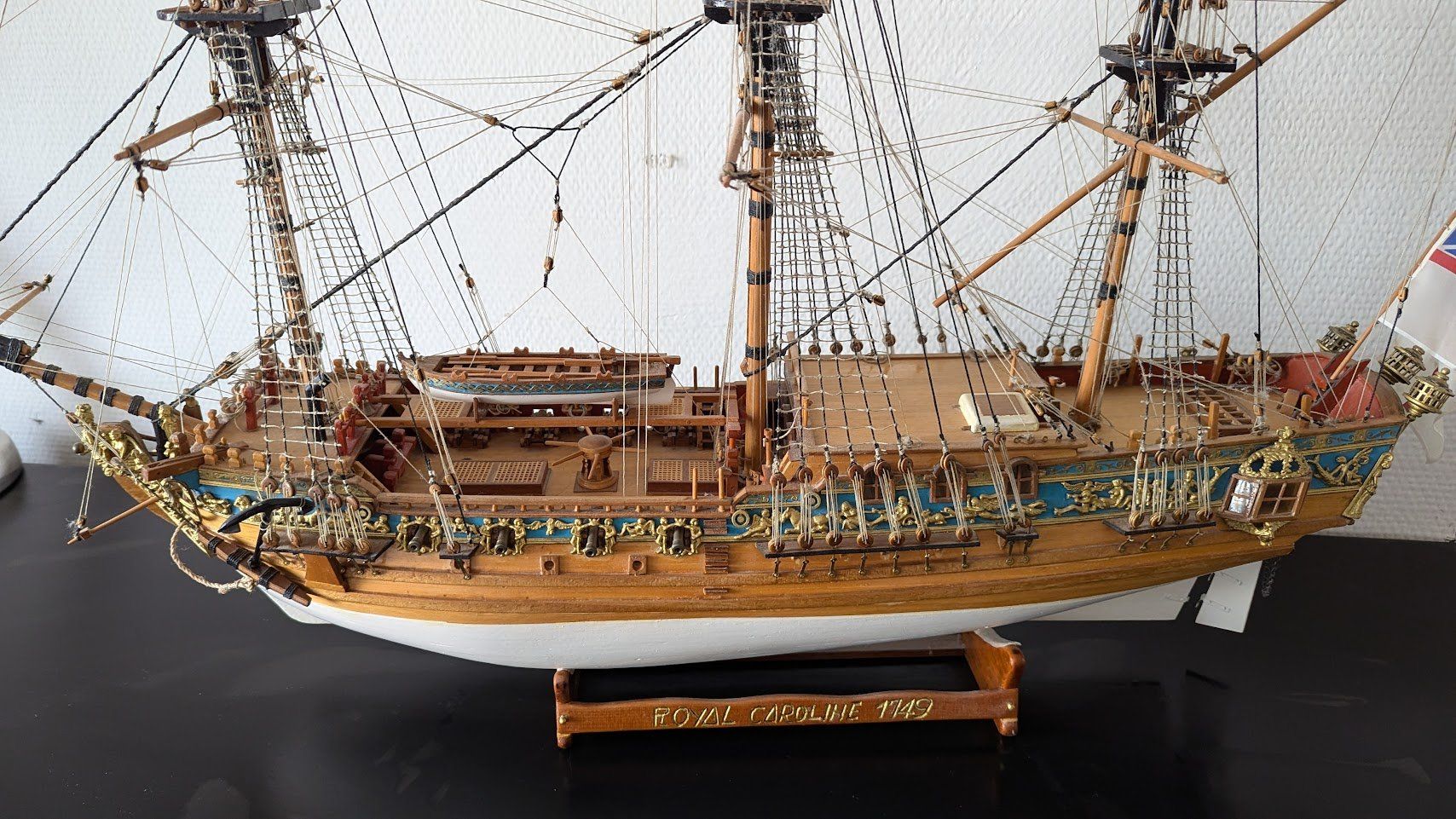 Kit di modellismo & Modellini statici: Royal Caroline, historisches Holzschiffmodell – Usato da Rupperswil venduto da iRAFF 1
