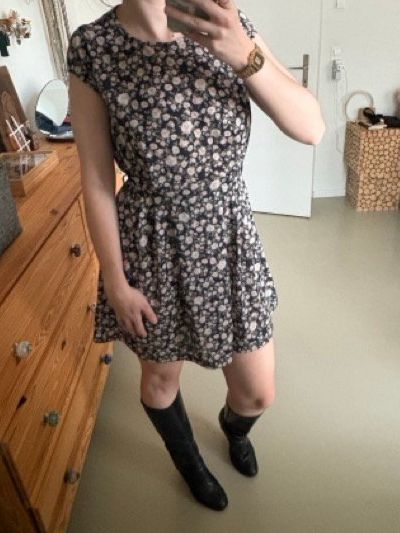 Pull&Bear Vestiti: Jolie robe fleurie, très flatteuse, T. S – Usato da Zürich venduto da AnnaSa 1