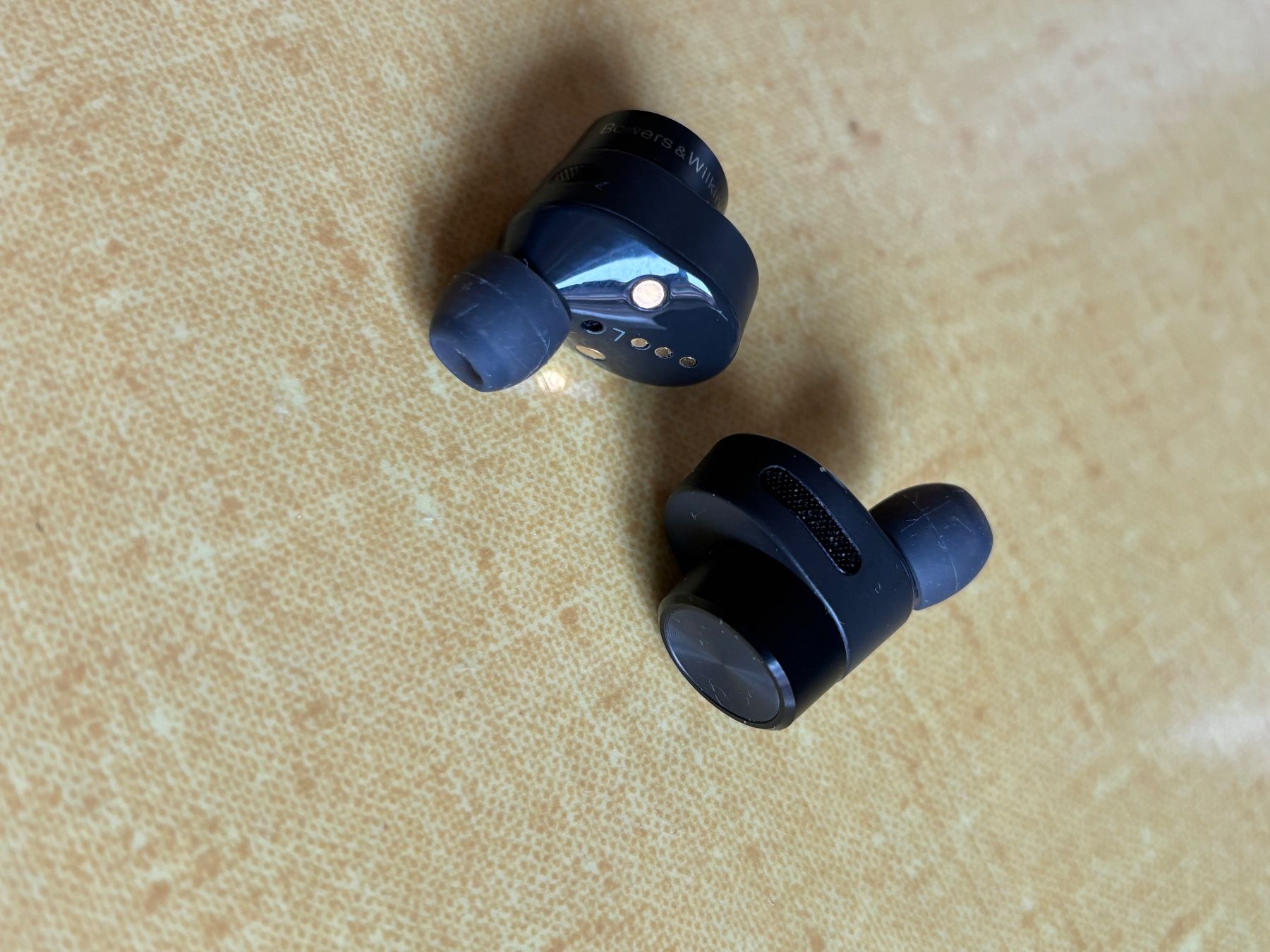Bowers & Wilkins Cuffie: Bowers & Wilkins Pi5 – Usato da Bern venduto da Lostintranslation 2