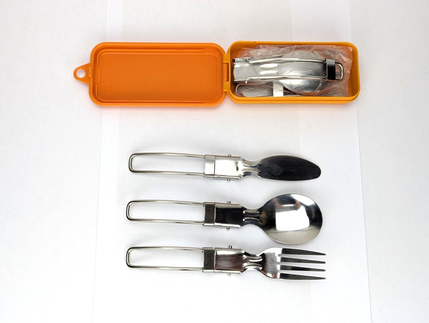 Set di posate: Kit Couverts Pliables Inox - Neuf - Orange – Nuovo e nell'imballaggio originale da Yvorne venduto da Bocchino_1291