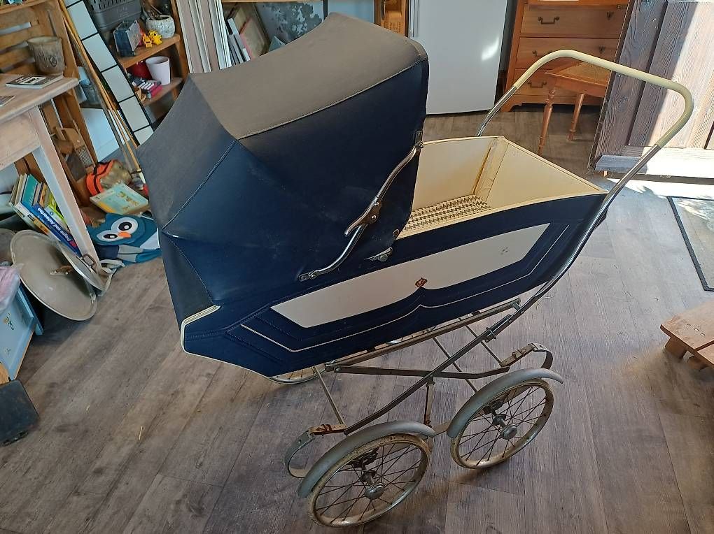 Carrozzine: Retro Kinderwagen blau – Usato da Bern venduto da laura1988 1