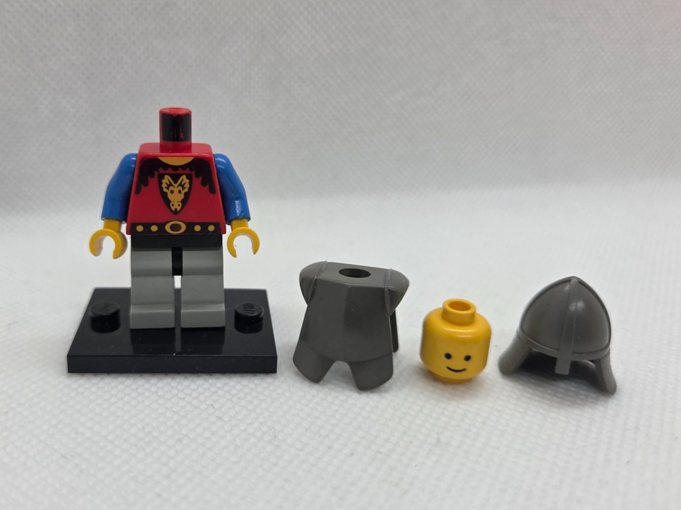 Lego Kit di costruzioni: LEGO Dragon Knights - Knight 1 with Armor – Usato da Basadingen venduto da NekoBricks 2