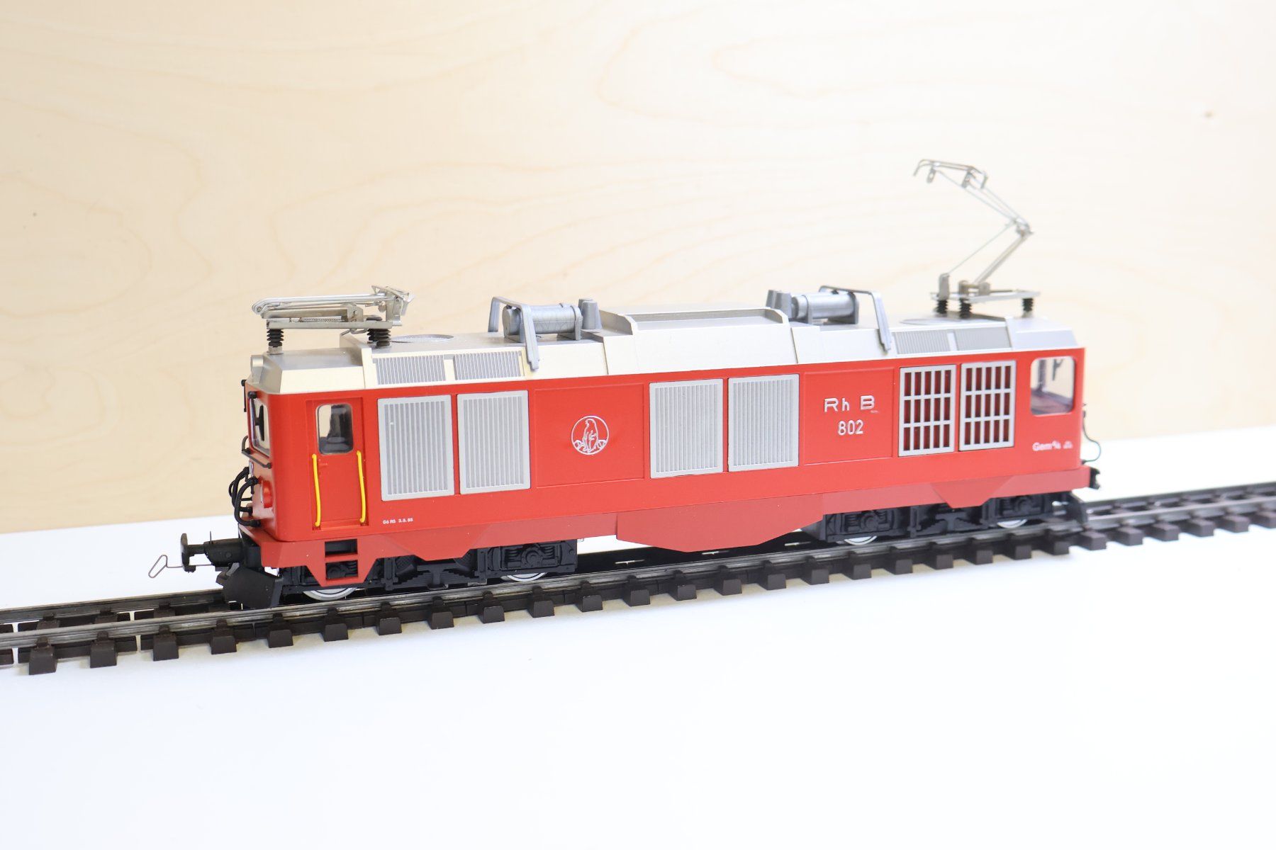 Fama Modellini di ferrovie: FAMA Alpenbahn RhB 9560 Gem 4/4 E-Lok - 0m – Usato da Winterthur venduto da Monstera 5