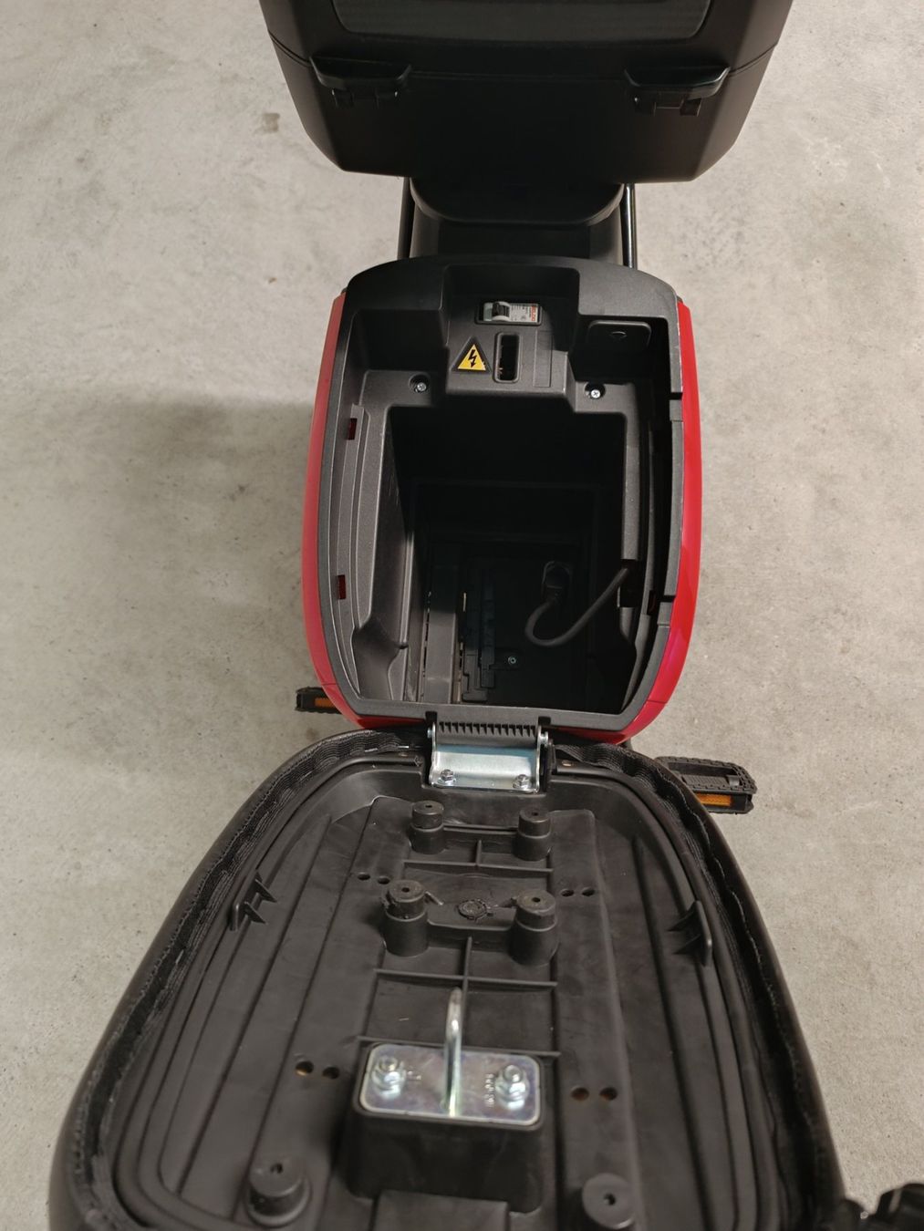 Yadea Scooters: Yadea DE3 Elektroroller – D'occasion à Ottikon par PiloniFive 5