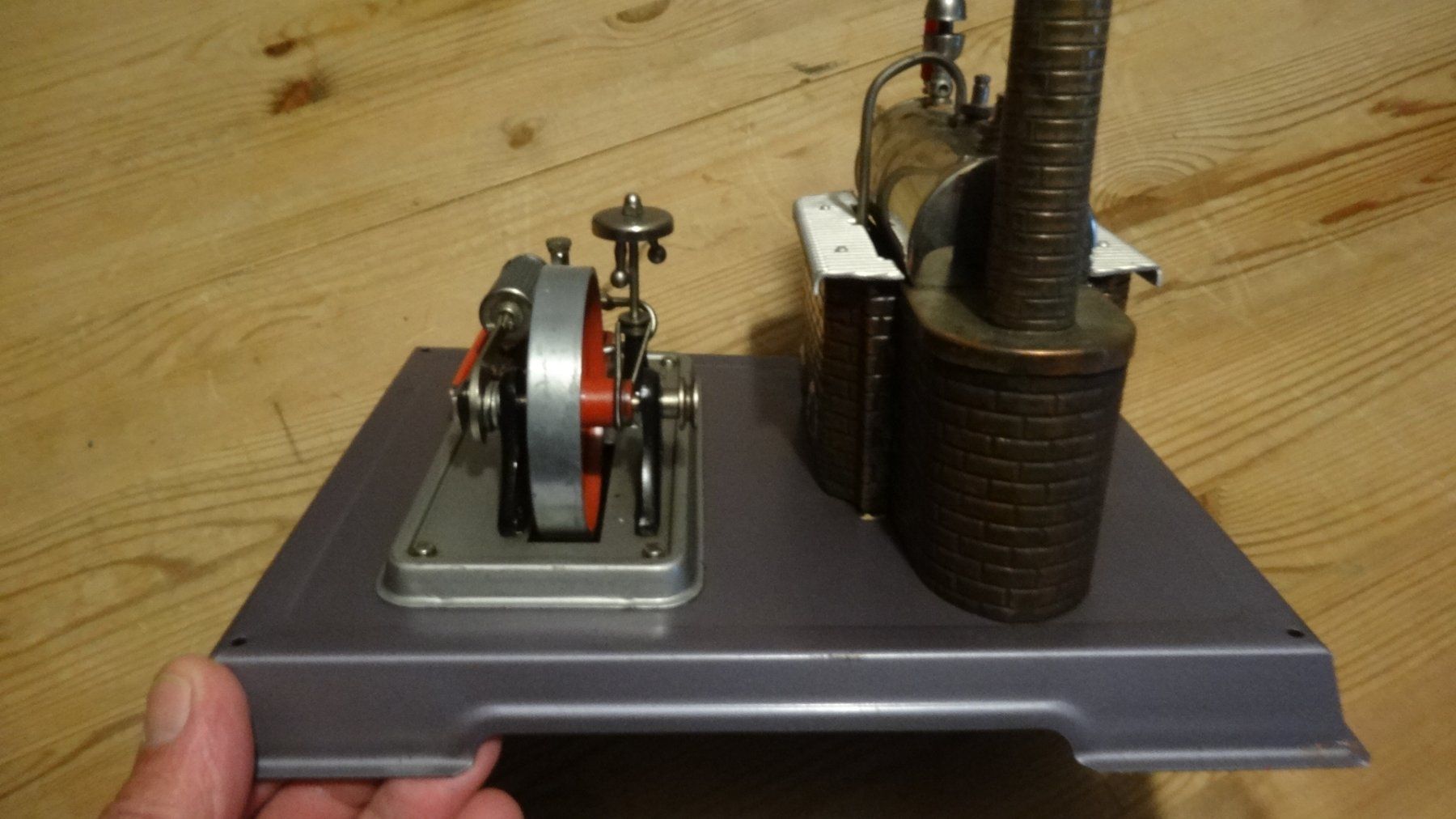 Wilesco Kit di modellismo & Modellini statici: Wilesco  Machine à vapeur ancienne – Usato da Rebeuvelier venduto da falcon58 3