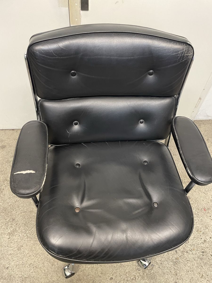 Eames Fauteuils: Vitra Eames Lobby Chair ES 104  – D'occasion à Basel par M.Secondhand 1