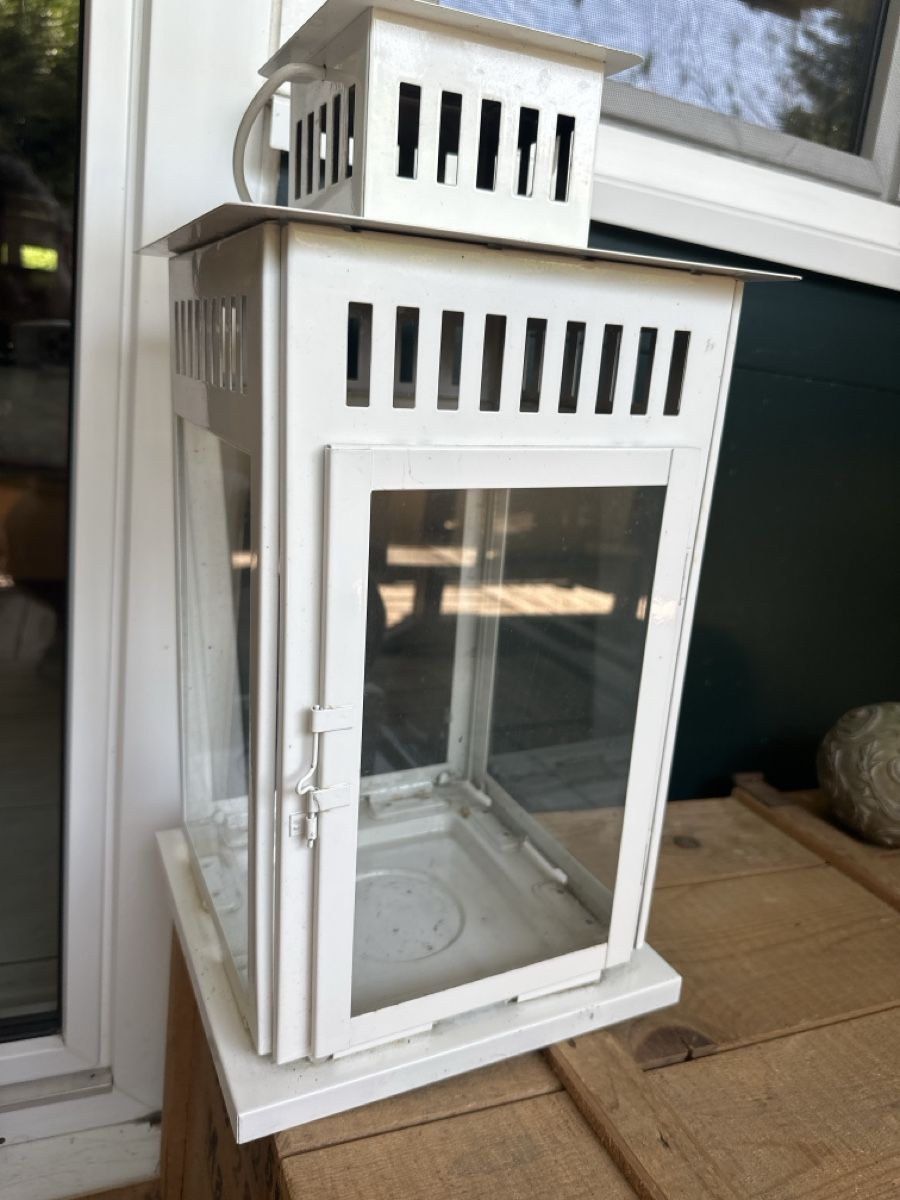 Ikea Lanterne: White lantern with glass doors, 40 cm height – Usato da Zürich venduto da car_68nt 2