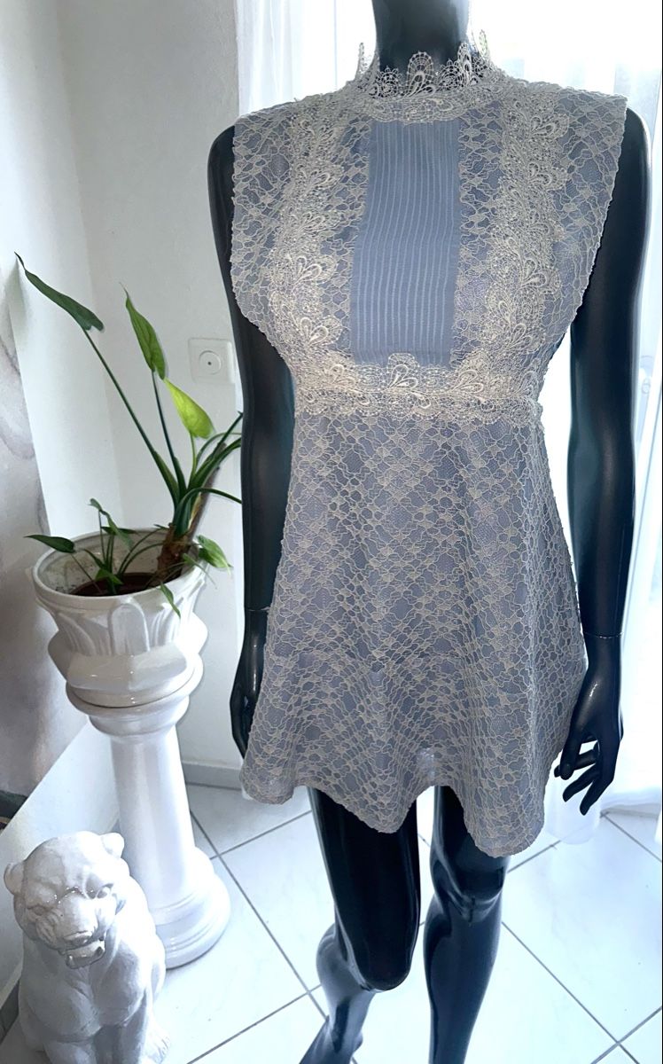 Sandro Vestiti: SANDRO KLEID GR. XS neuwertig – Nuovo (secondo la descrizione) da Unteraegeri venduto da MH203