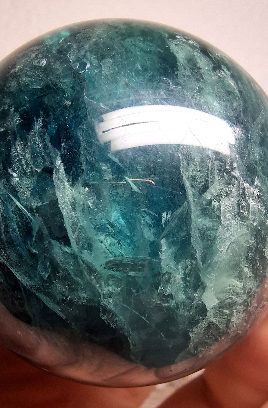 Minerali & Pietre curative: Fluorit Kugel 59mm 345g – Usato da Matzingen venduto da Shay_Crystalz 2