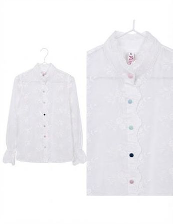 Wunderschöne weisse Bluse mit feinen Details