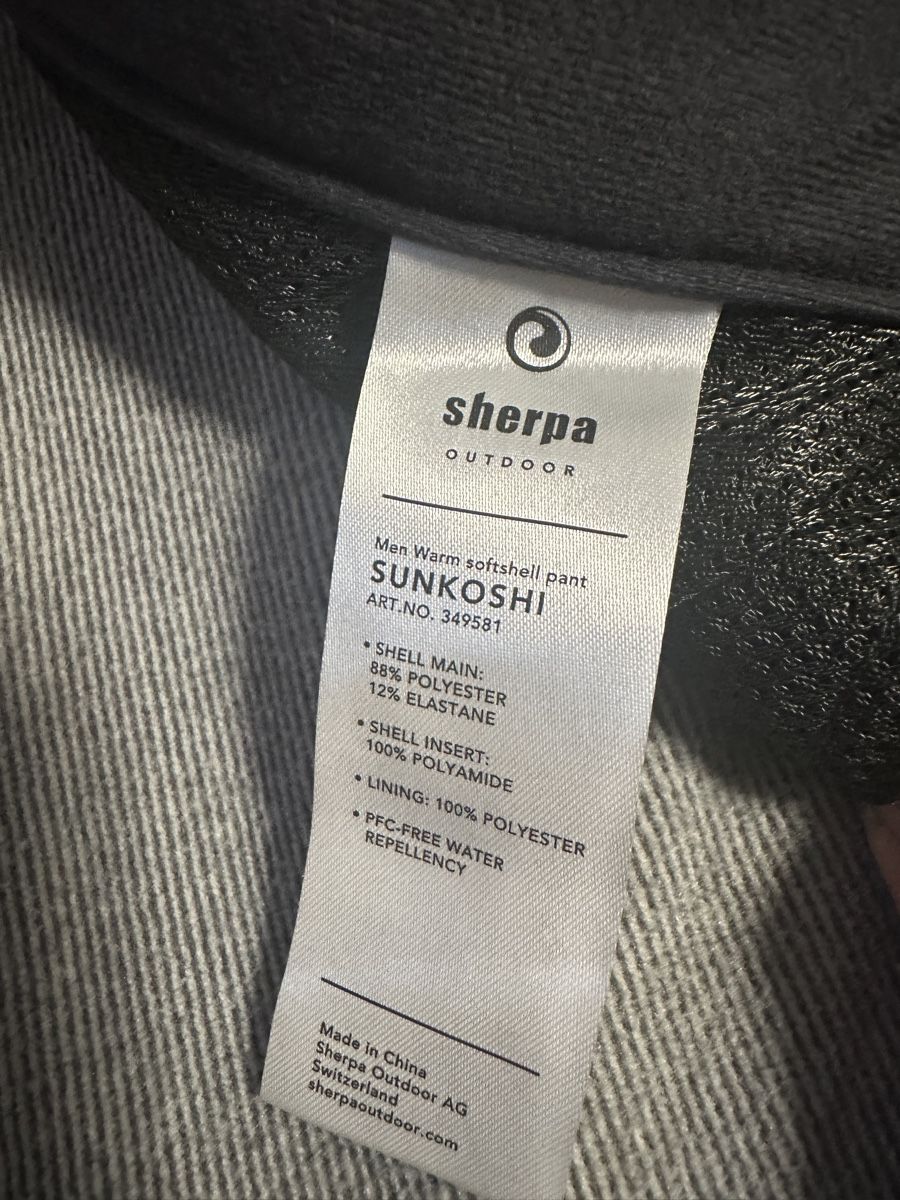 Sherpa Pantaloni: Sherpa Sunkoshi Herren Wander Softshellhose, Anthrazit, XL – Nuovo e nell'imballaggio originale da Neuchatel venduto da feta_ze 4