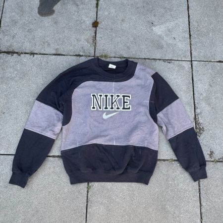 Reworked vintage Nike sweatshirt pull pullover