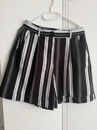 Shorts Zara rayures noir blanc taille M